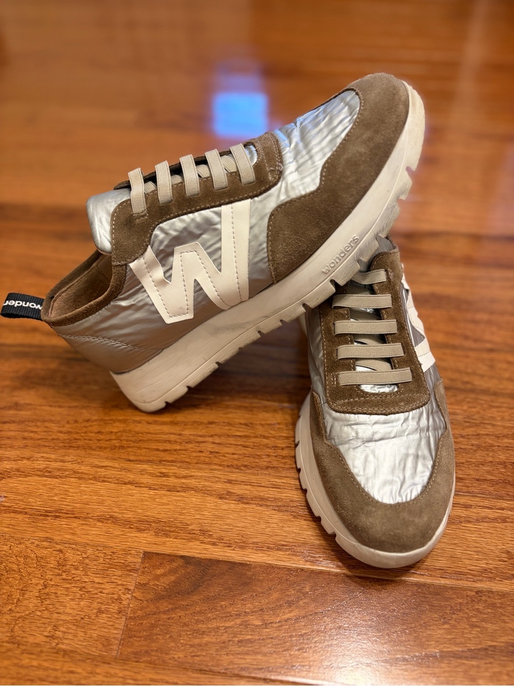Wonders | Taupe and Silver Platform Sneakers - Women size 8.5 (39)